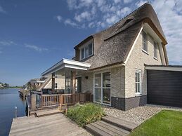 Chic Villa With a Fireplace at Tjeukemeer