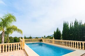 Tranquil Vista in Pedreguer