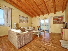 Modern Salo Flat With Pool