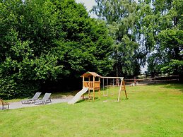 Charming Apartment in Sensenruth with Hot Tub