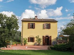 Escape in Rosignano Hills