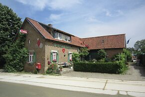 Oud-rekem Heritage Hideaway