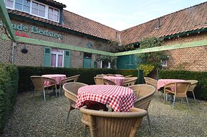 Oud-rekem Heritage Hideaway