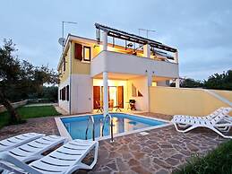 Holiday Home in Novigrad With Private Pool