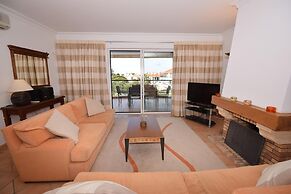 Sunny Balcony Apartment and Pool
