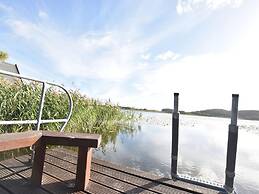 Bootshaus Direkt am See mit Eigenem Steg an der Ostsee