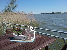 Bootshaus Direkt am See mit Eigenem Steg an der Ostsee