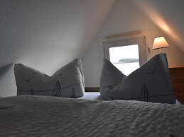 Bootshaus Direkt am See mit Eigenem Steg an der Ostsee