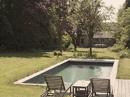 Cottage in Haut-bois With Private Pool