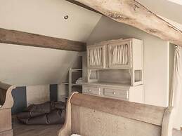 Cottage in Haut-bois With Private Pool