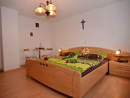 Schones Ferienhaus mit Grossem Garten bei Stadlern
