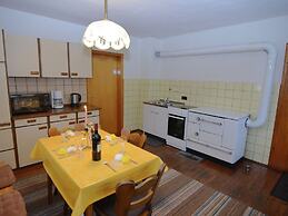 Schones Ferienhaus mit Grossem Garten bei Stadlern