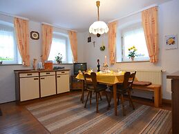 Schones Ferienhaus mit Grossem Garten bei Stadlern