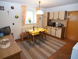 Schones Ferienhaus mit Grossem Garten bei Stadlern