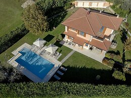 Villa in Tuscany With Pool