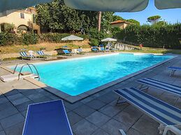Farmhouse Bliss With Pool, Wine and Tails