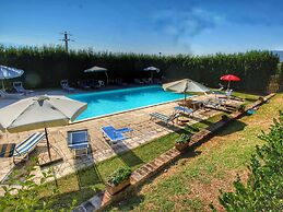 Farmhouse Bliss With Pool, Wine and Tails