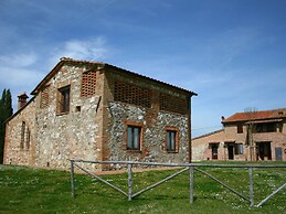 Charming Tuscan Farmhouse