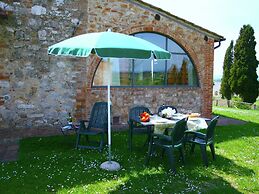 Charming Tuscan Farmhouse
