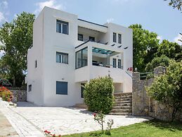 Villa in Lefkogia Crete With Swimming Pool
