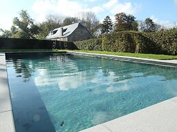 Gesves Castle Grounds Retreat