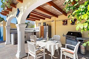 Calpe Pool Villa Near Beach