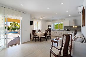 Calpe Pool Villa Near Beach