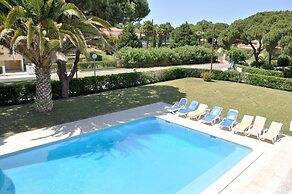 Villa in Vilamoura With Private Pool & BBQ