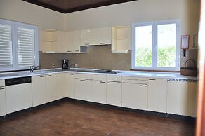 Villa in Vilamoura With Private Pool & BBQ