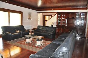 Villa in Vilamoura With Private Pool & BBQ