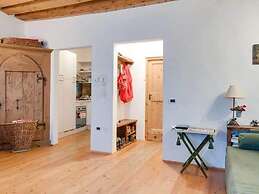 Modern Apartment, Bressanone