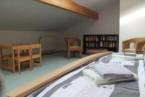 Geraeumige Ferienwohnung in Boddin mit Garten