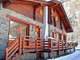 Alpine Bliss: A Cosy Retreat