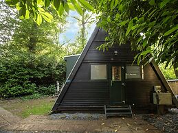 Lanaken Lakeside Cabin Stay