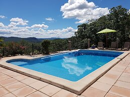 Courry Views: Pool & Nature