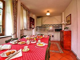Holiday Home for 8 Guests