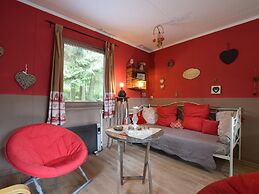 Chalet & Gypsy Caravan in Green & Peaceful Environment near Houffalize