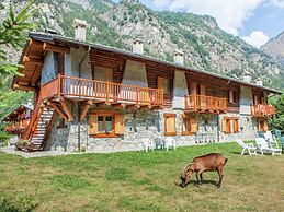 A Cozy Alpine Retreat