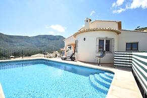 Peaceful Villa With Private Pool