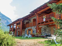 Apartment in Antey With Stunning Mountain Views