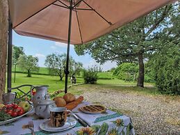 Farmhouse in Proceno With Pool and Hill Views