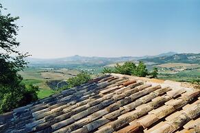Farmhouse in Proceno With Pool and Hill Views