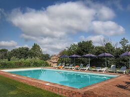 Farmhouse in Proceno With Pool and Hill Views