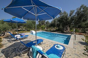 Villa in Crete Near Rethymno Beach