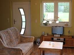 Sunny Holiday Home With Fenced Garden