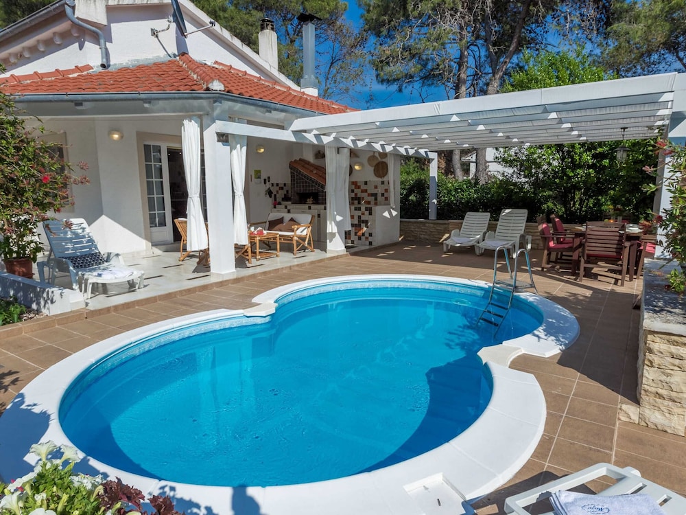 Holiday Home in Molat With Pool