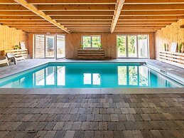 Mansion With Pool & Bar