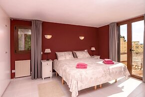 Villa Near Montgo With Pool and Beach