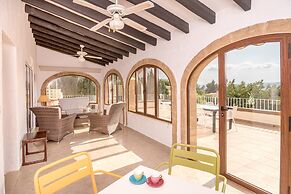 Villa Near Montgo With Pool and Beach
