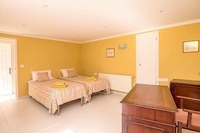 Villa Near Montgo With Pool and Beach